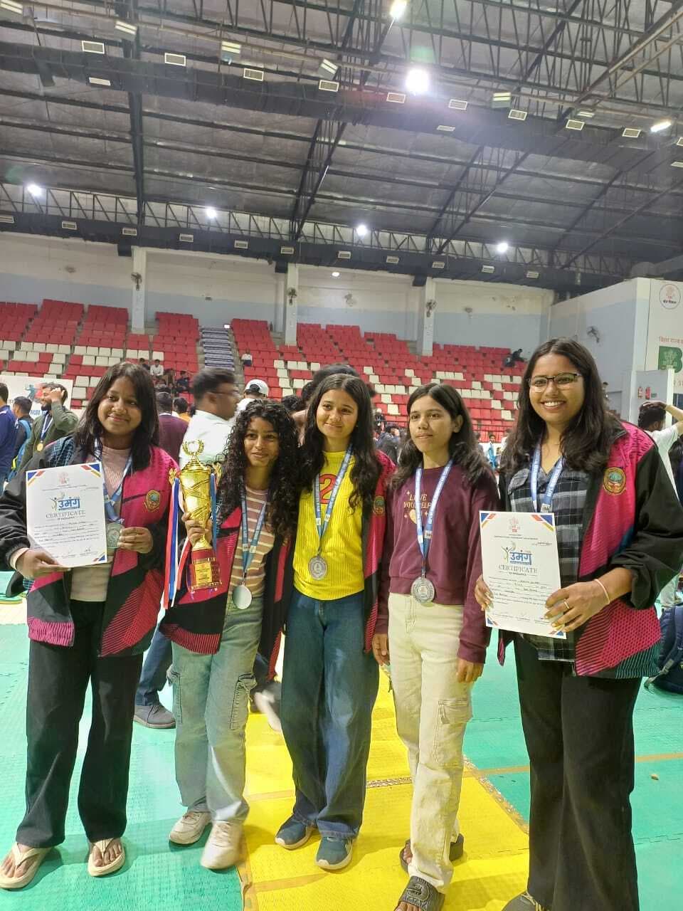 उमंग प्रतियोगिता में अभियंत्रण महाविद्यालय के छात्र-छात्राओं ने मारी बाजी