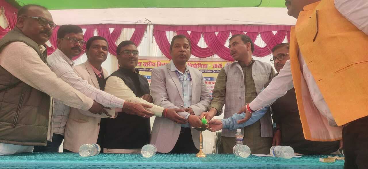 जिला स्तरीय विज्ञान दिवस प्रतियोगिता में छात्र-छात्राओं ने दिखायी प्रतिभा