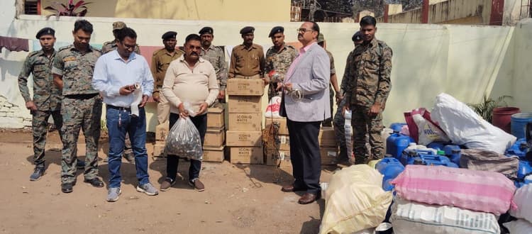 Bokaro News: 5.50 लाख रुपये की नकली विदेशी शराब व स्पिरिट जब्त