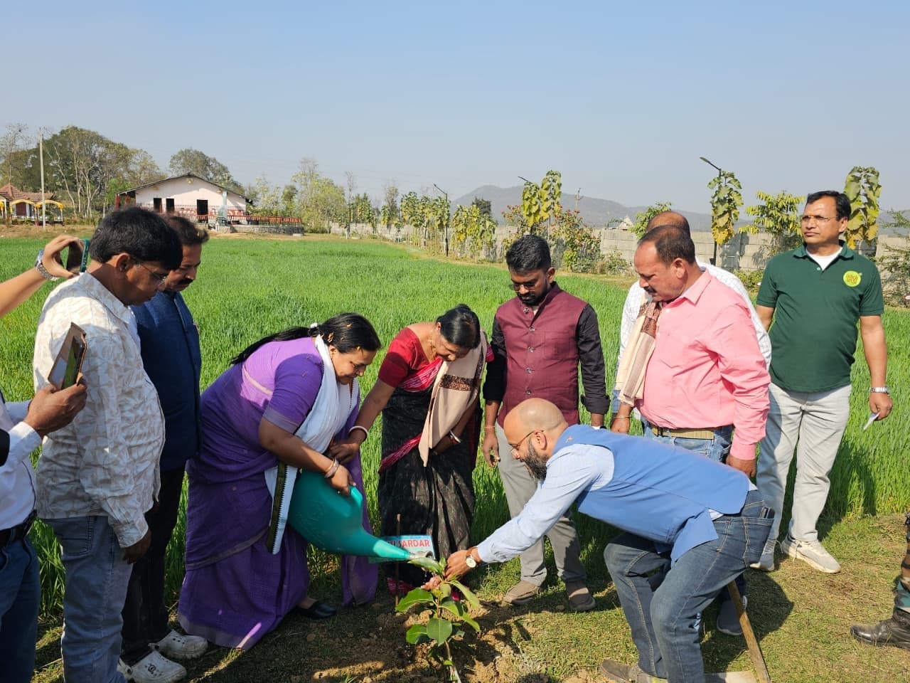 East Singhbhum News : प्रकृति की गोद में विकास का अद्भुत मॉडल है पोटका का ''मड एंड मेडोज'': दीपिका