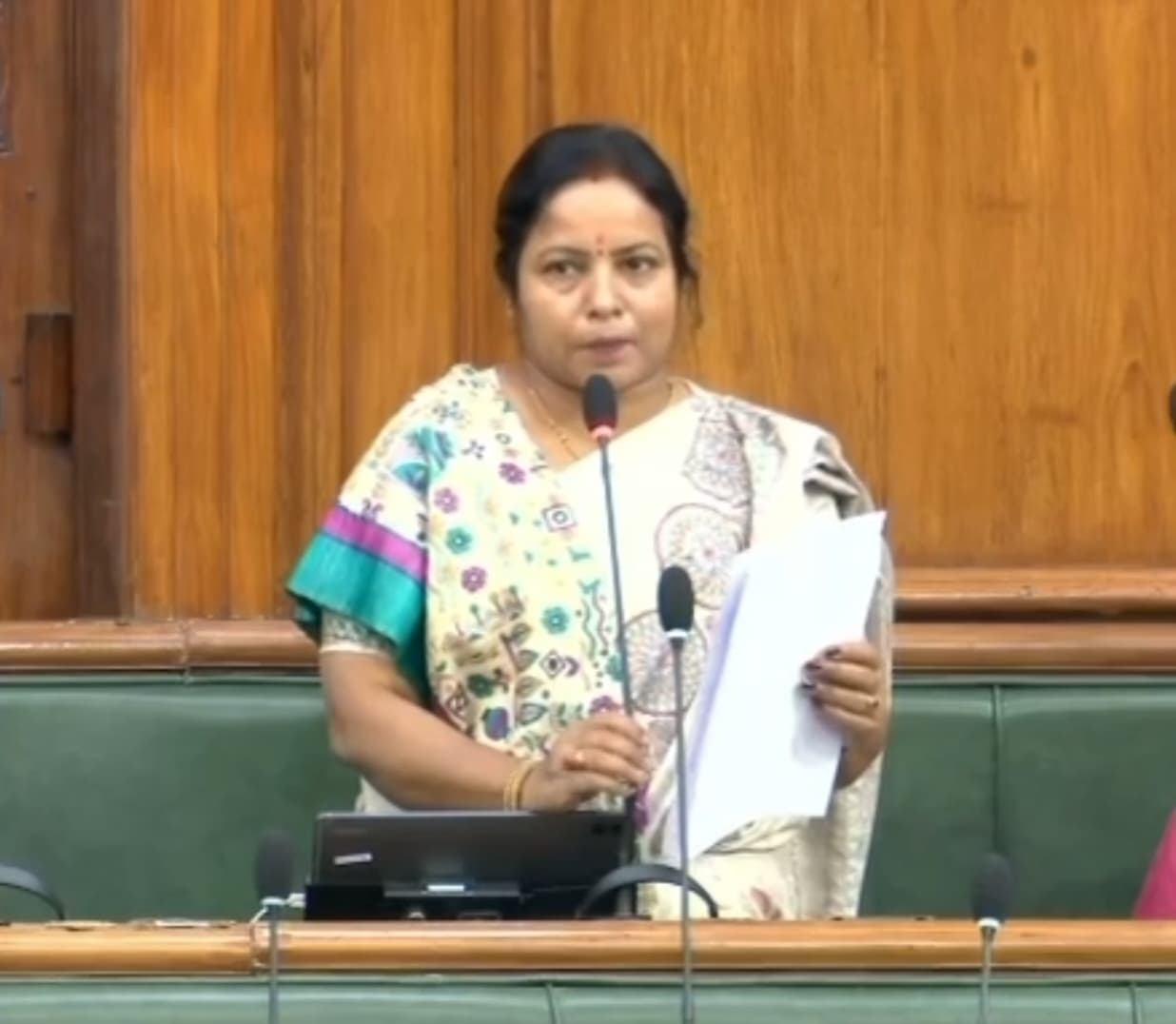 भूमि व राजस्व बजट पर विधानसभा में गूंजा बलरामपुर का मुद्दा