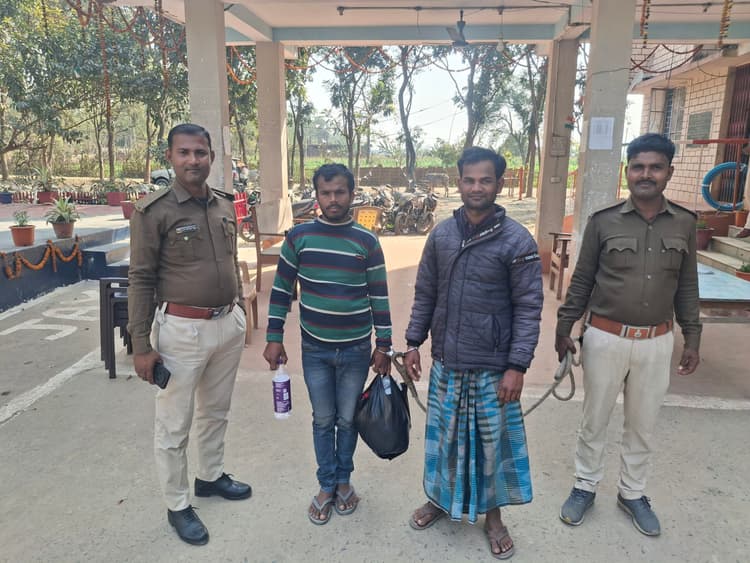 फलका में तीन पशु ऑटो से जब्त, तस्कर गिरफ्तार