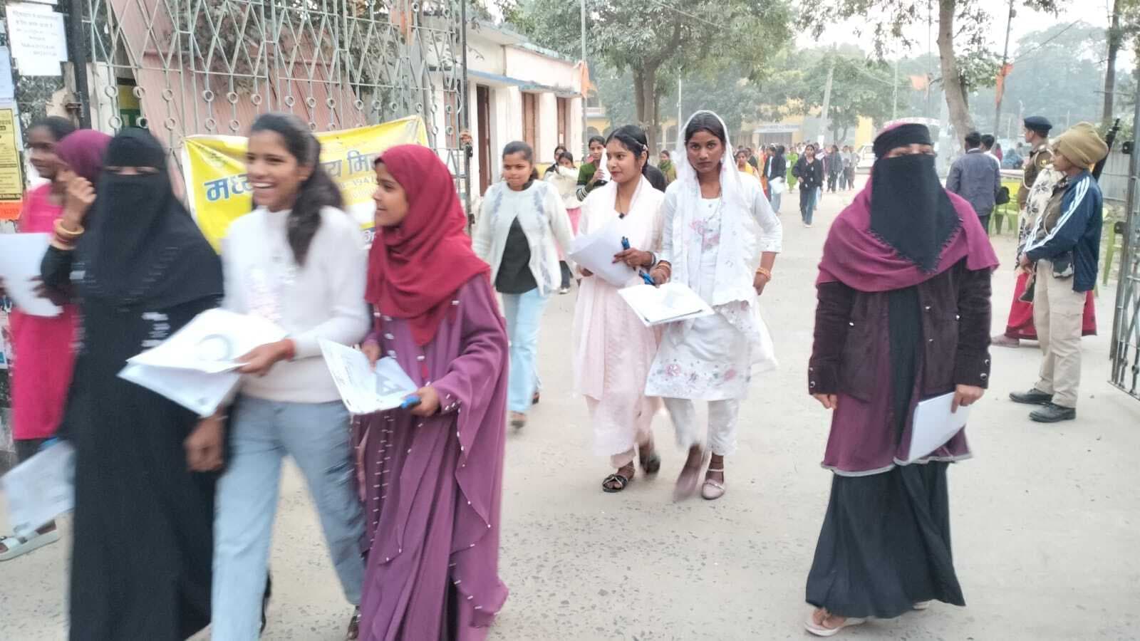 इंटर परीक्षा: अंतिम दिन 737 में 703 परीक्षार्थी हुए सम्मिलित