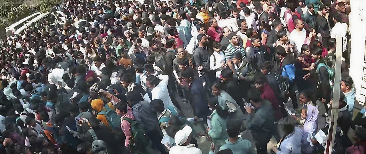 पॉलिटेक्निक कॉलेज में डिप्लोमा अनुपूरक की परीक्षा में विद्याथियाें का उमड़ा हुजूम