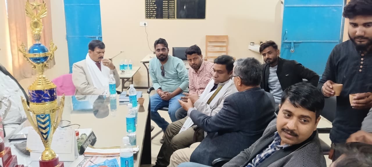 पीयू परीक्षा नियंत्रक को समस्याओं से कराया अवगत