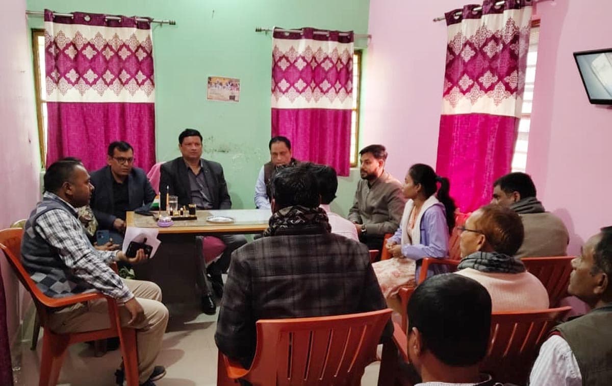 आंगनबाड़ी केंद्रों के शौचालय निर्माण कार्य की हुई समीक्षा