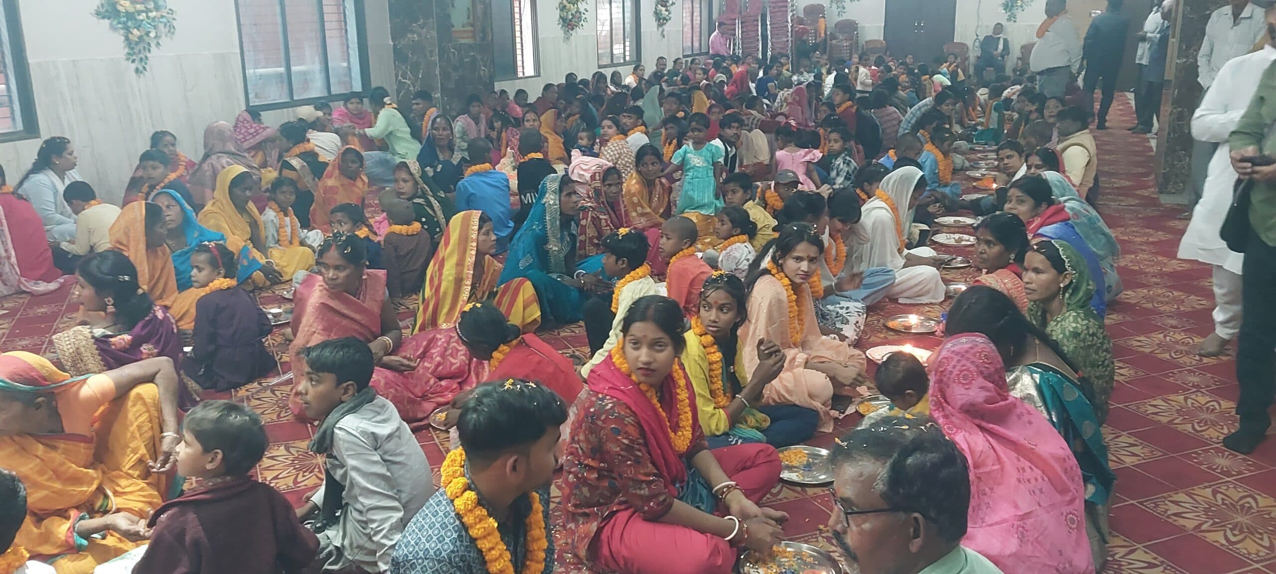 माना मातृ-पितृ पूजन दिवस, बच्चों ने माता-पिता की पूजा