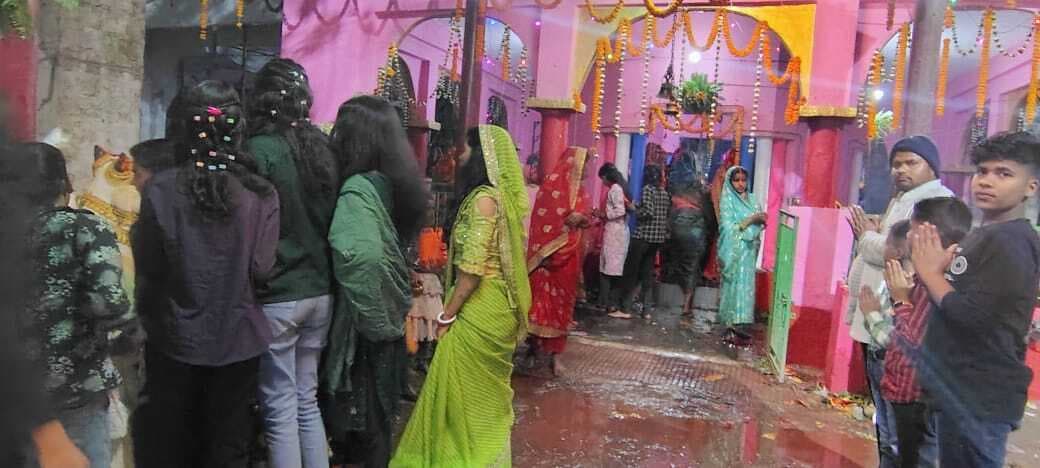 महाशिवरात्रि के अवसर पर हर-हर महादेव के जयघोष से गूंजायमान होता रहा शिवालय