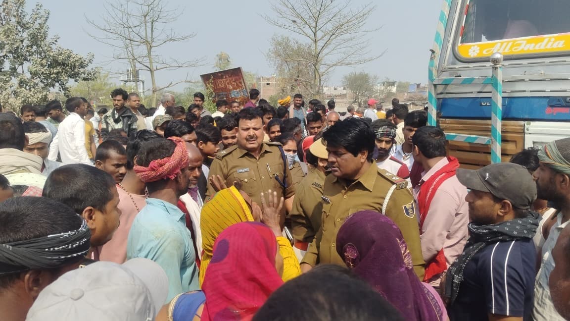 खगड़िया में एनएच 31 पर अलग-अलग सड़क दुर्घटनाओं में 6 युवक की मौत, सड़क जाम