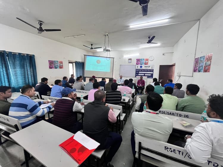 आम जनता के लिए लगा नोट व सिक्का विनिमय मेला