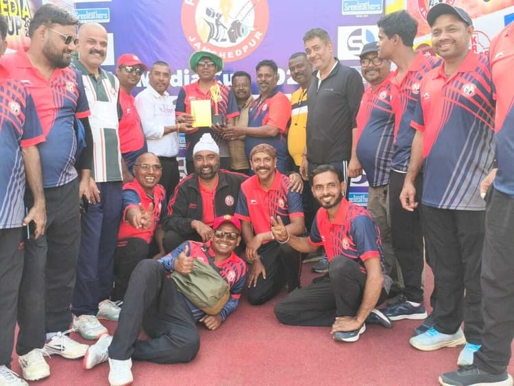 Press Club Of Jamshedpur Media Cup Cricket Tournament :दोमुहानी व दलमा की टीम के बीच आज होगी खिताबी भिड़ंत