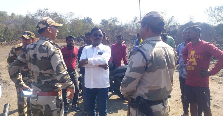 Bokaro News : दामोदा कोलियरी में चक्का जाम आंदोलन