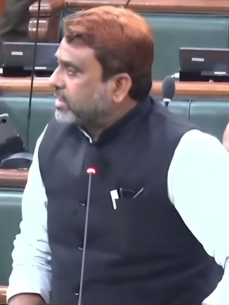 विधायक अख्तरुल ने सदन में उठाया प्रवासी मजदूरों का मसला