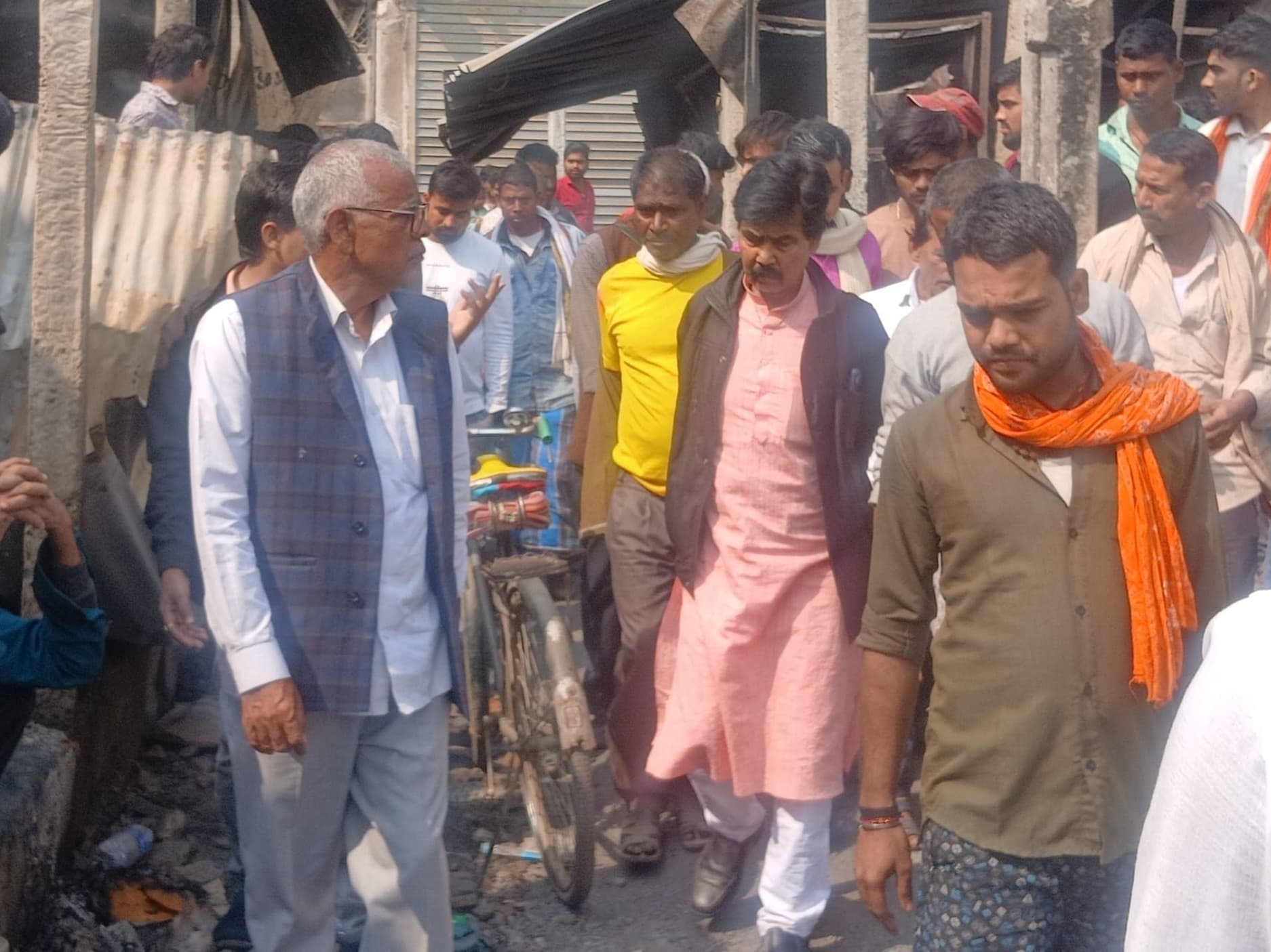 सरकार अग्निपीड़ित को 20 लाख क्षतिपूर्ति दें, महबूब आलम