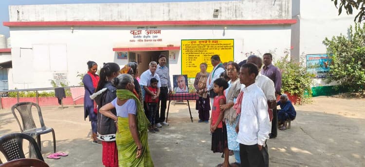 इंटक के राष्ट्रीय अध्यक्ष का मनाया गया जन्मदिन