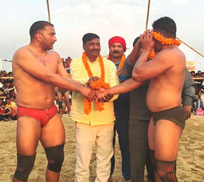 Bhagalpur news दंगल में जम्मू-कश्मीर के राकेश पहलवान बने विजेता