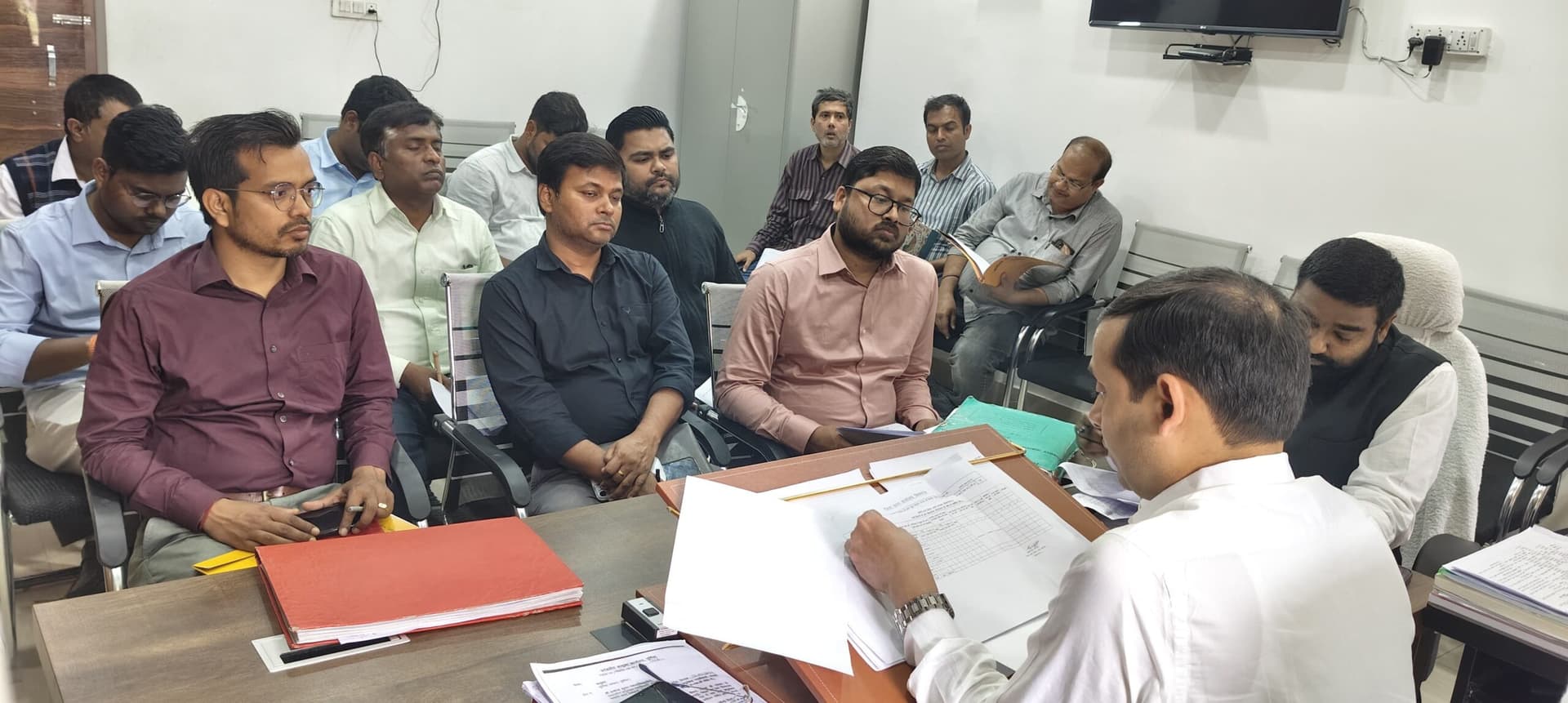 माइनिंग प्लान की सूची तैयार करने का एडीएम ने दिया निर्देश