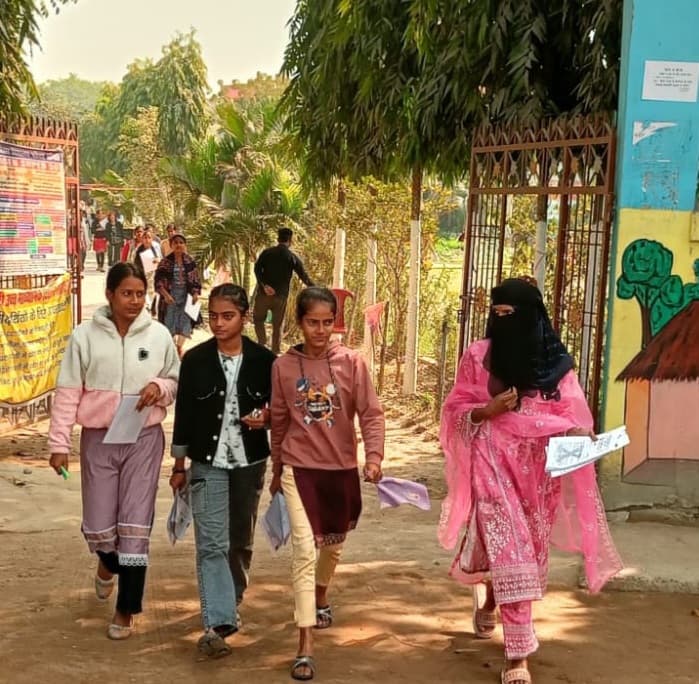 चौथे दिन दोनों पाॅलियों में 583 परीक्षार्थी रहे अनुपस्थित