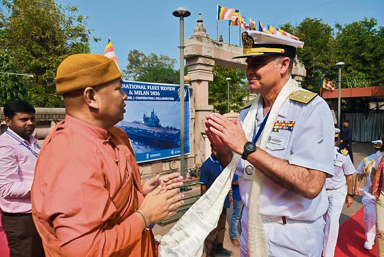 20 देशों के 338 नौसेना अधिकारियों ने किया बोधगया का भ्रमण