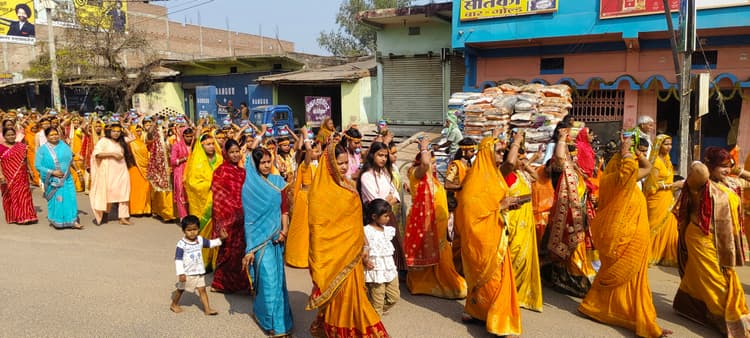 अचारज में शुरू हुआ अखंड संकीर्तन युगल महामंत्र महायज्ञ