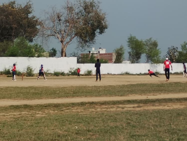 सीनियर डिवीजन क्रिकेट लीग में रॉयल ने दीव को 132 रनों से हराया