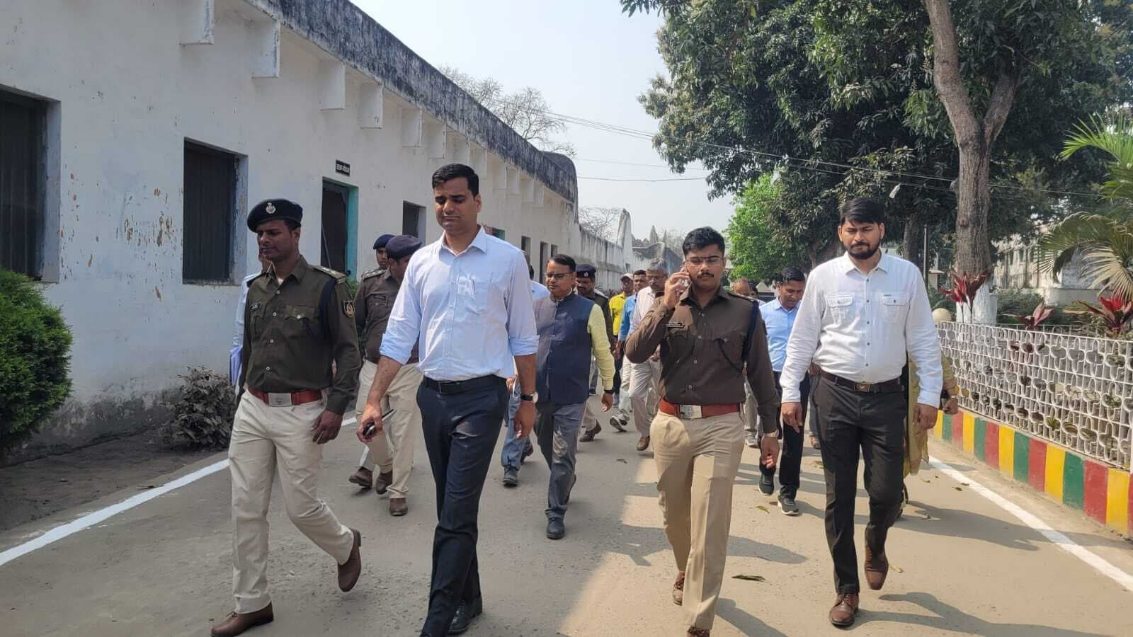 मंडल कारा में प्रतिदिन कैदियों के लिए सुविचार चेतना सत्र आयोजित करें: डीएम