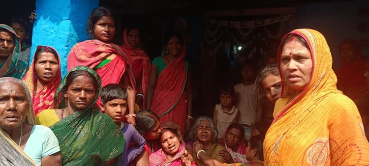 एनएच-31 हादसा: समेली के दो मजदूरों की मौत, शव पहुंचते मचा कोराहम