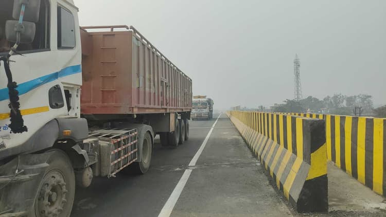 राघोपुर में एनएच 106 पर बहुप्रतीक्षित रेलवे ओवरब्रिज चालू