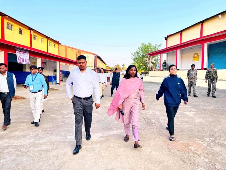 मतगणना केंद्र का उपायुक्त और एसपी ने किया निरीक्षण