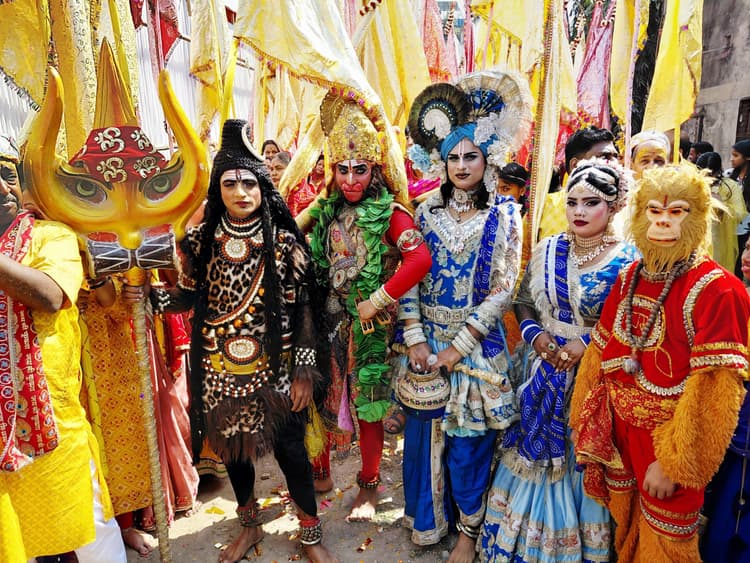 जमालपुर में निशान यात्रा उत्सव आरंभ