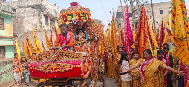 श्री श्याम फागुन महोत्सव के अवसर पर निकाली गयी निशान यात्रा
