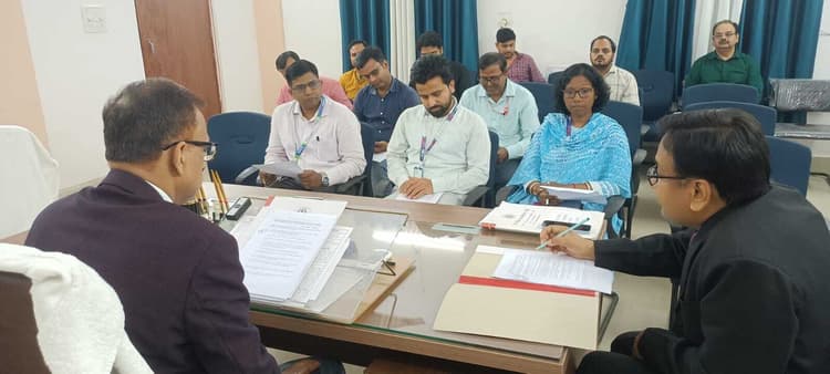 एनपीए खाताधारकों को नोटिस भेजें बैंक प्रबंधक : जिला जज