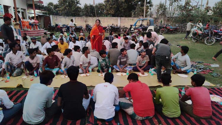 रमजान के मौके पर दावत-ए-इफ्तार का आयोजन