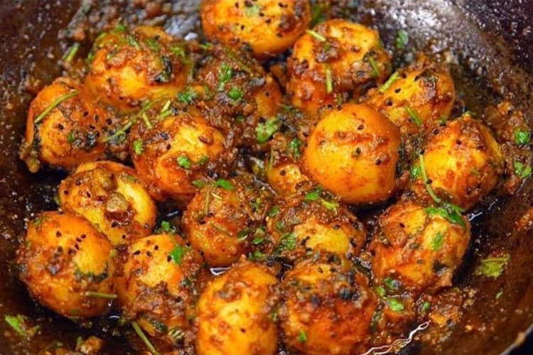 घर पर बनाएं होटल जैसा चटपटा और मसालेदार स्वाद - नोट करें हैदराबादी खट्टे आलू की रेसिपी