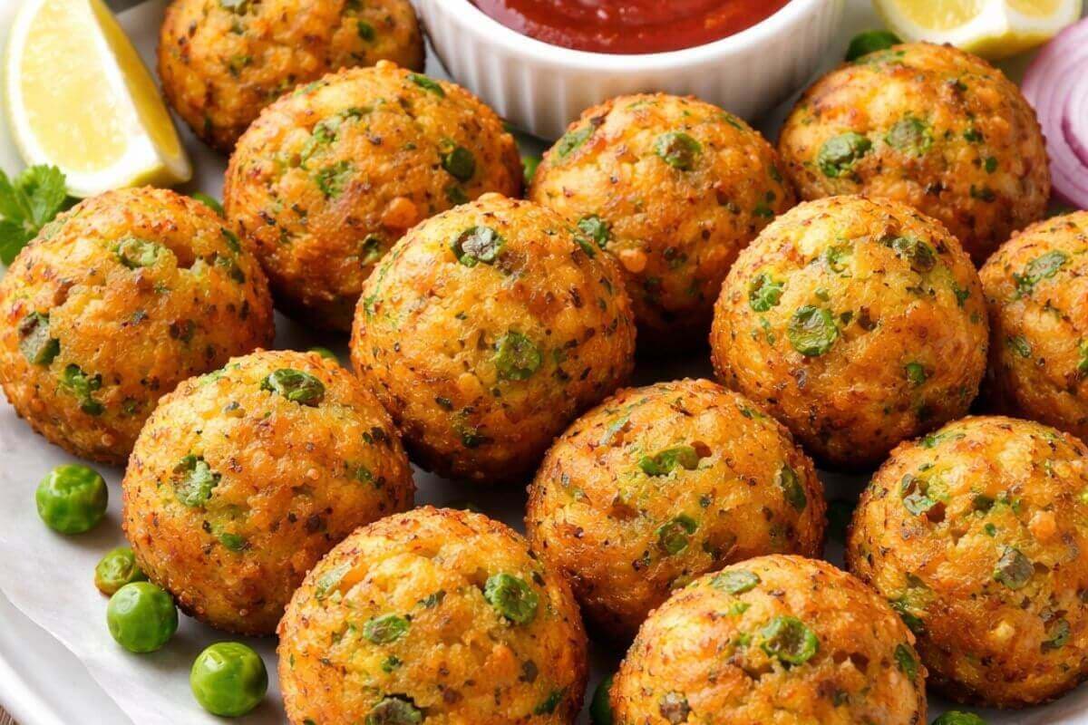 matar moong dal pakora