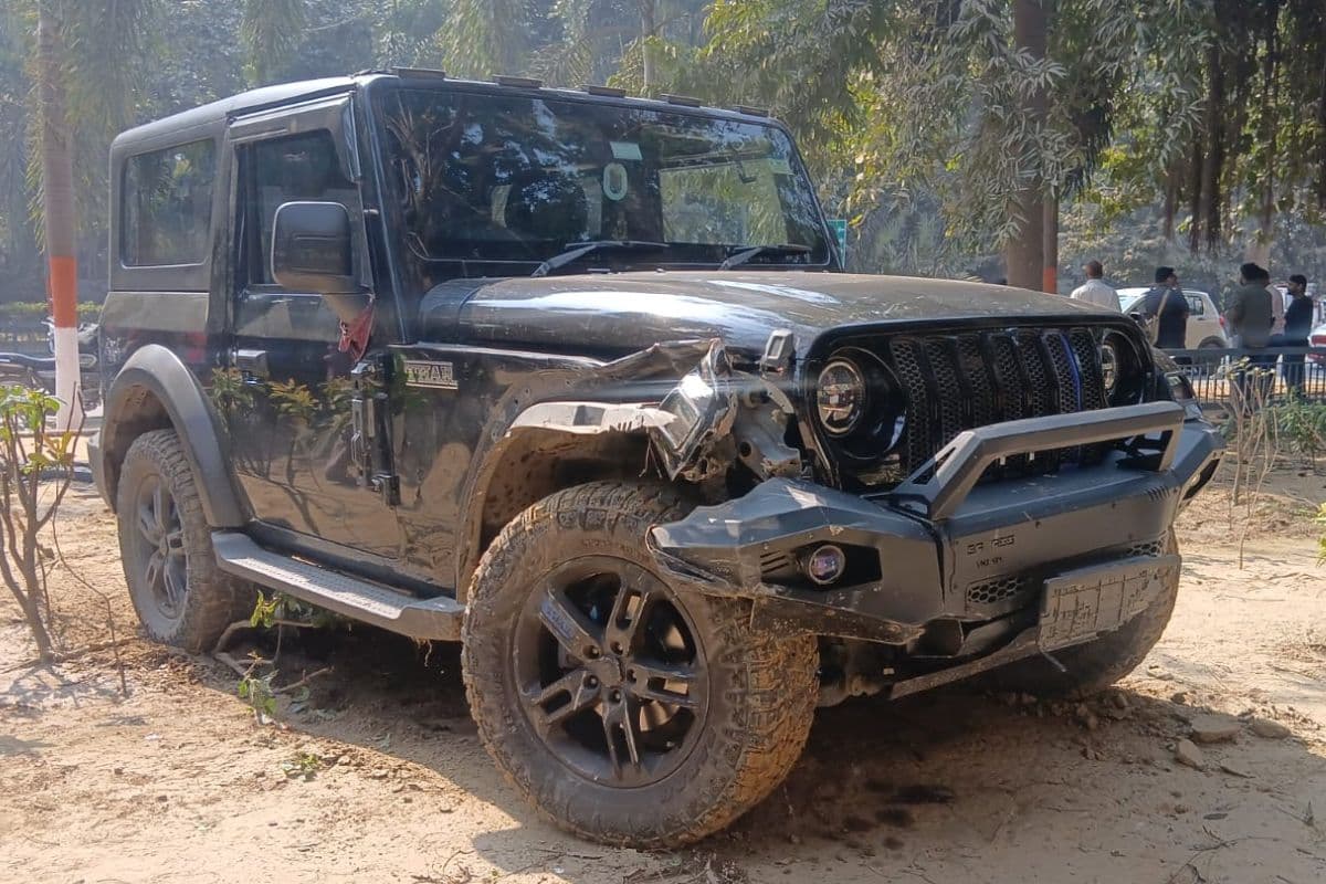 overspeeding Thar collided with police patroling vehicle