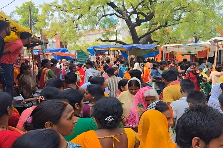 नालंदा के शीतला मंदिर में भगदड़ के बाद पीएम मोदी और सीएम नीतीश ने किया मुआवजे का ऐलान, 9 की मौत पर जताया दुख