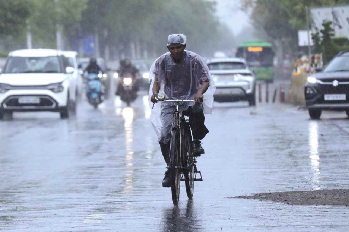 दिल्ली में बारिश का अलर्ट, जानें 31 मार्च तक का वेदर अपडेट