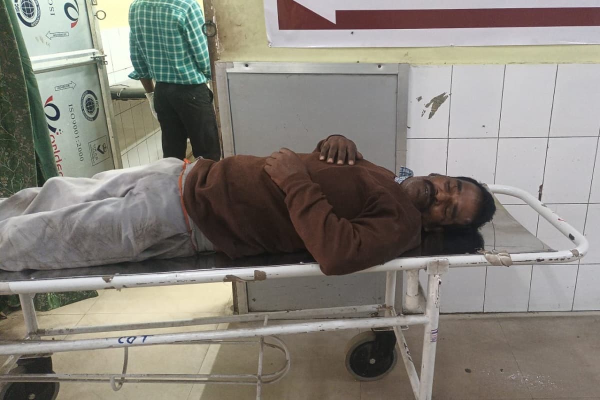 धनबाद स्टेशन पर नशाखुरानी गिरोह का शिकार बने बिहार के व्यक्ति, बुकिंग काउंटर के पास मिले बेहोश