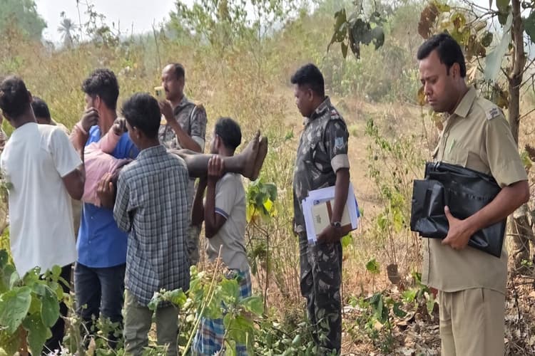 दो सगी बहनों से की शादी, परिवार में बढ़ा झगड़ा, पेड़ से लटककर दे दी जान