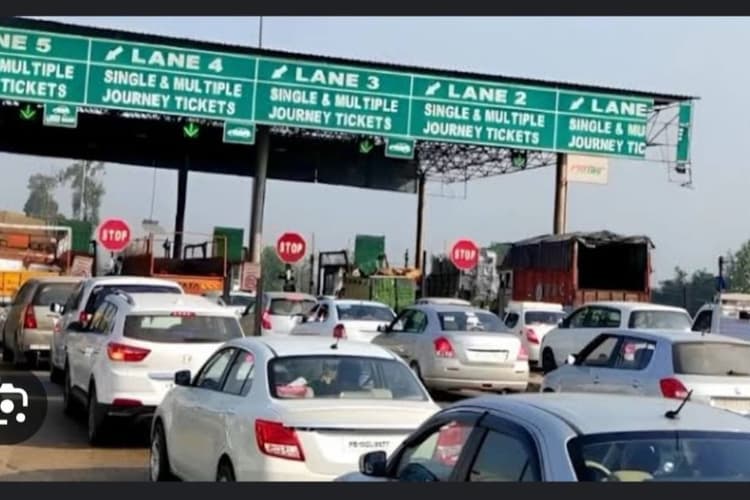 1 अप्रैल से बढ़ जाएंगे एनुअल FASTag पास के दाम, जानें पुराने यूजर्स को क्या करना होगा