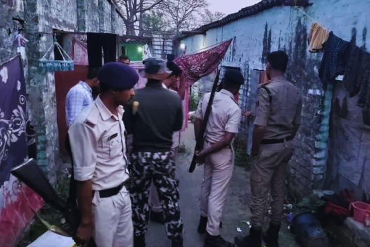 गोपालगंज में ऑर्केस्ट्रा की आड़ में चल रहा था गंदा खेल, पुलिस का एक्शन, छुड़ाई गईं 10 लड़कियां