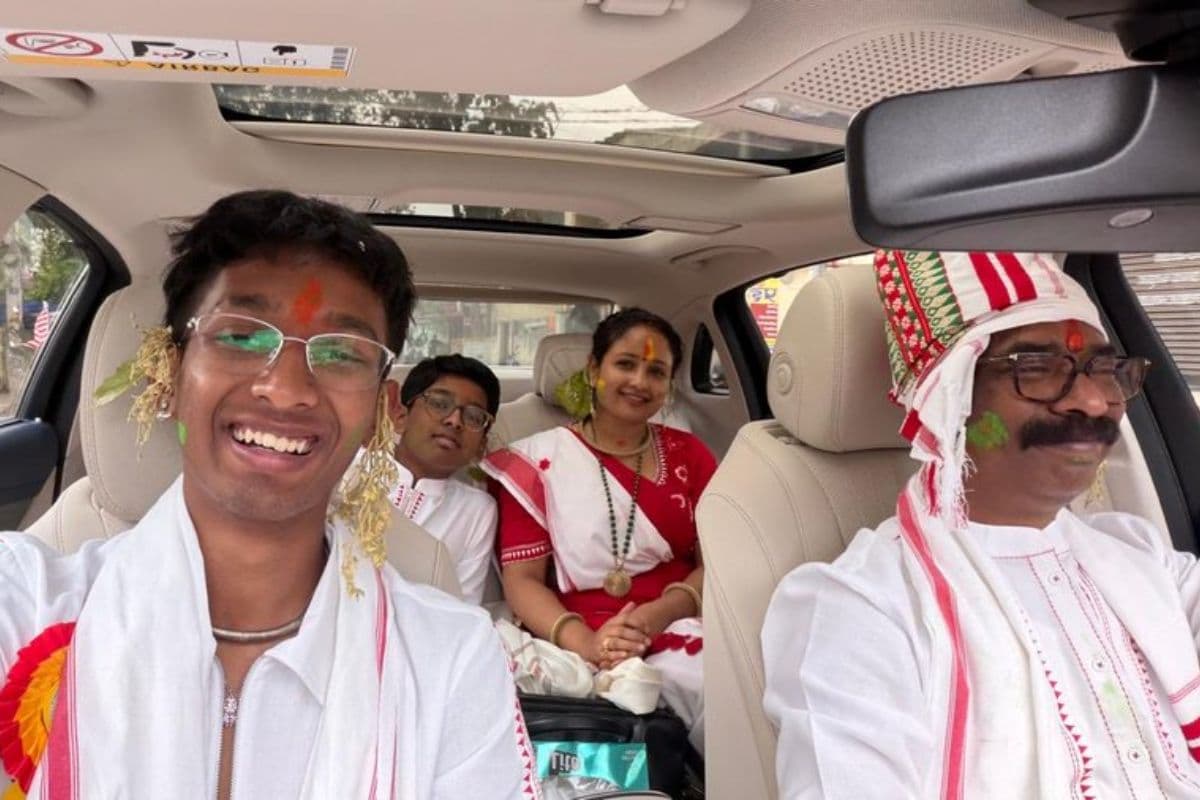 Ranchi: कार ड्राइव कर सिरमटोली सरना स्थल पहुंचे CM हेमंत, कहा- प्रकृति से ही सृजन और विलय