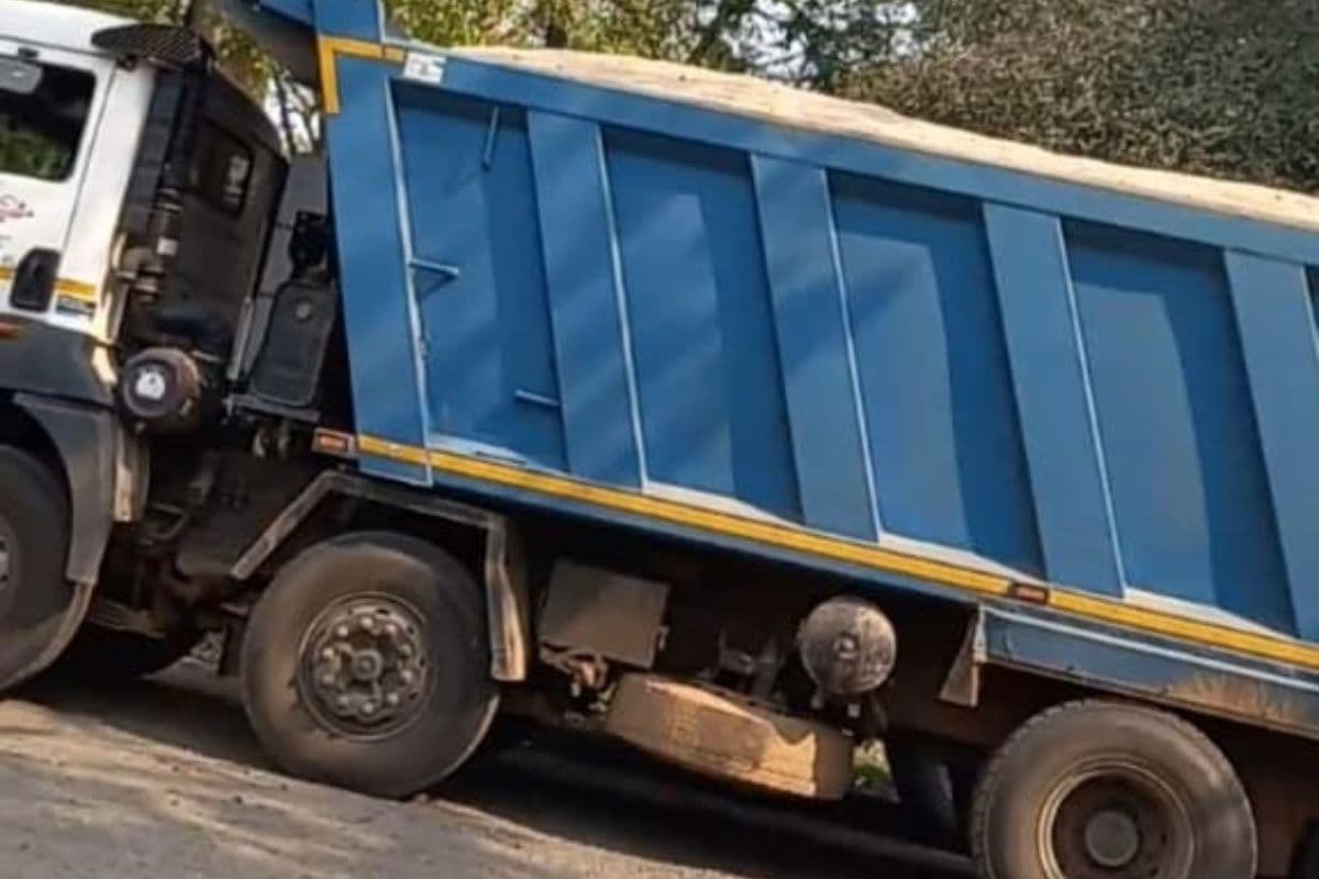 ओवर लोड बालू लदा वाहन