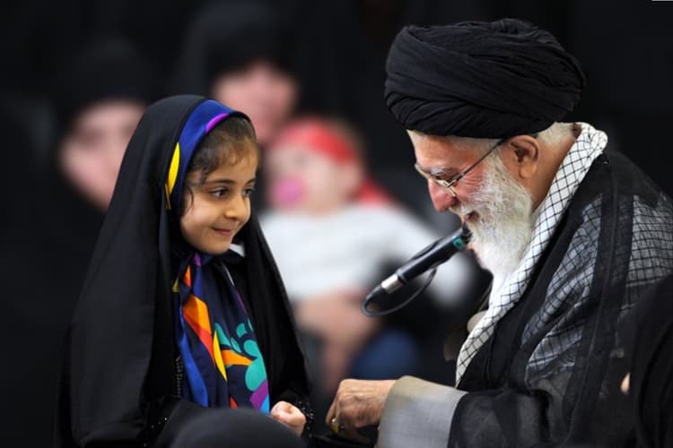 ईरानी सुप्रीम लीडर के परिवार में अब कौन-कौन बचा? हमले में खामेनेई समेत मारे गए कई परिवार वाले