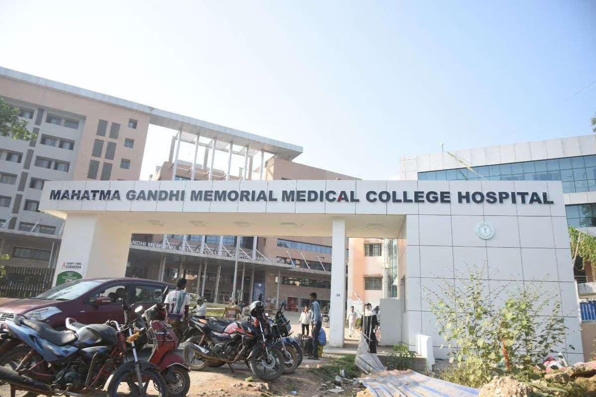 Jamshedpur: एमजीएम अस्पताल के चौथे तल्ले से कूदकर मरीज ने दी जान, गंभीर रोग से था पीड़ित