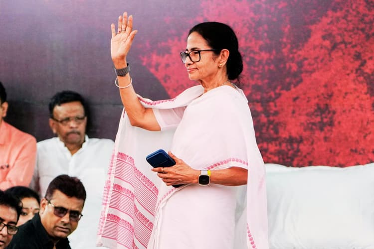 ममता बनर्जी का धरना 5वें दिन खत्म : SC के आदेश को बताया ‘जीत’, बोलीं- खुल गया आयोग का बंद दरवाजा