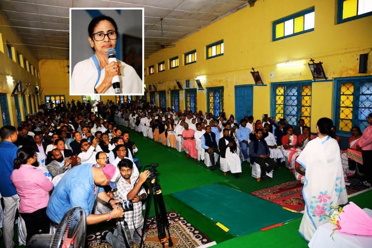 चर्च से ममता बनर्जी की हुंकार- धर्म को बांटने वालों के लिए बंगाल में कोई जगह नहीं