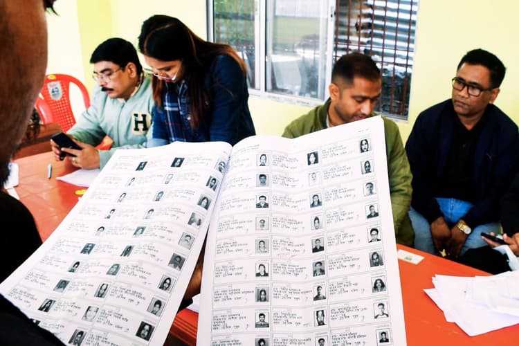 मुर्शिदाबाद में वोटर लिस्ट से गायब 11 लाख नाम बनेंगे गेमचेंजर? ध्रुवीकरण की आग में सुलग रही सियासत