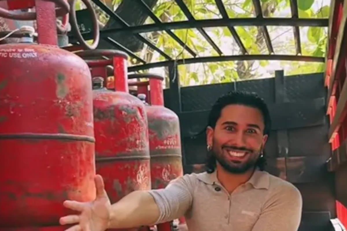 Orry Viral Video boney kapoor funny reel gas cylinder LPG Crisis Orry Viral Video boney kapoor funny reel gas cylinder LPG Crisis